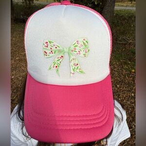 Women’s trucker hat